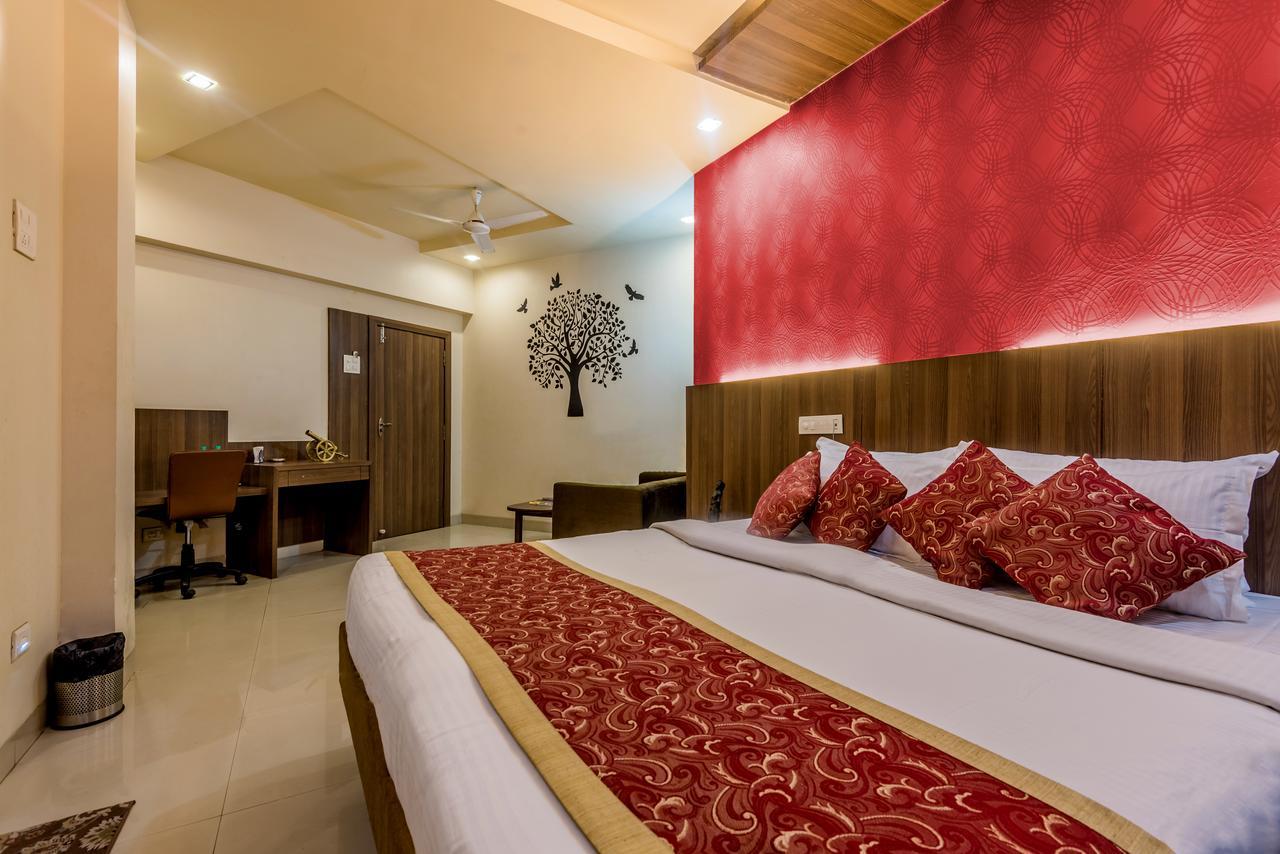 Hotel Panchratna Panvel Buitenkant foto