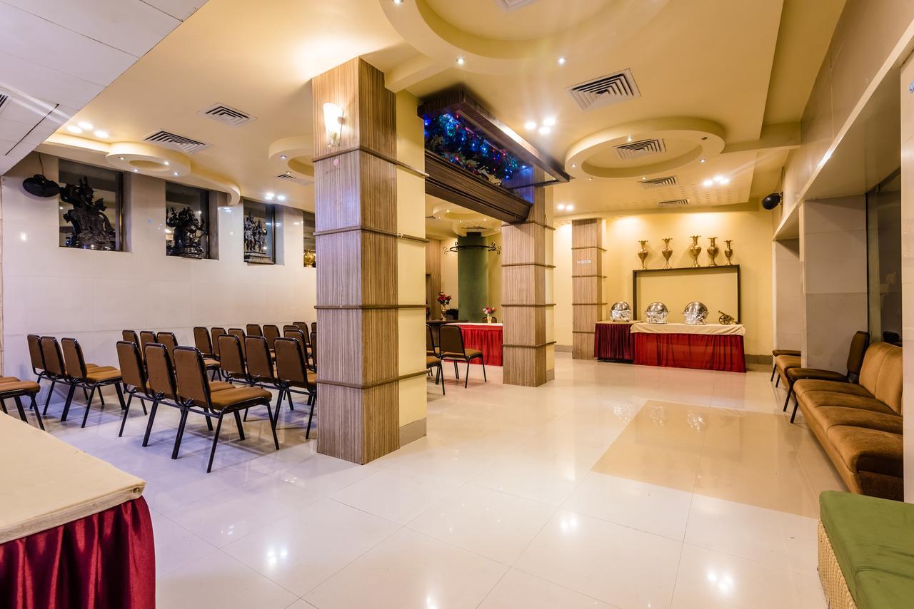Hotel Panchratna Panvel Buitenkant foto