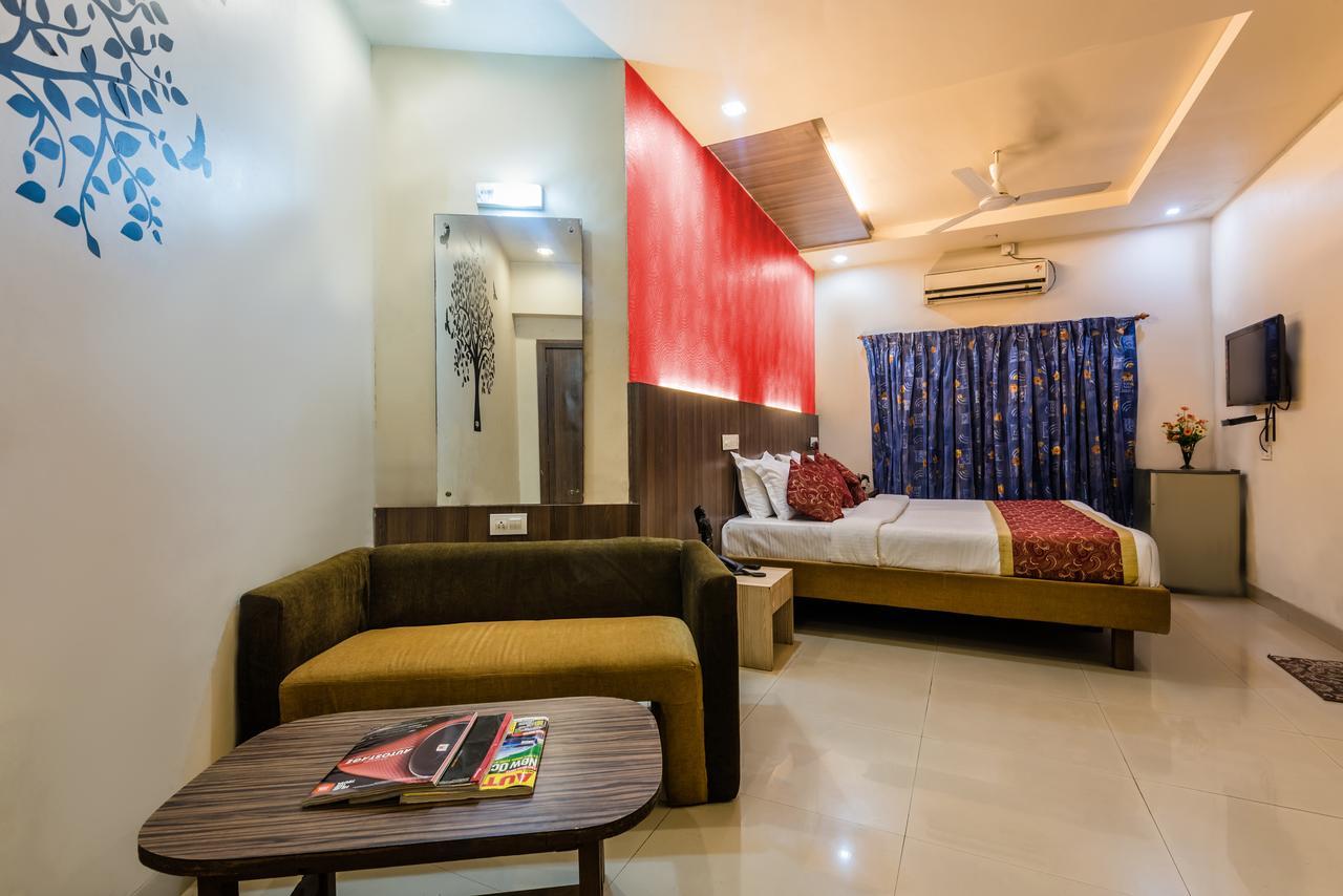 Hotel Panchratna Panvel Buitenkant foto