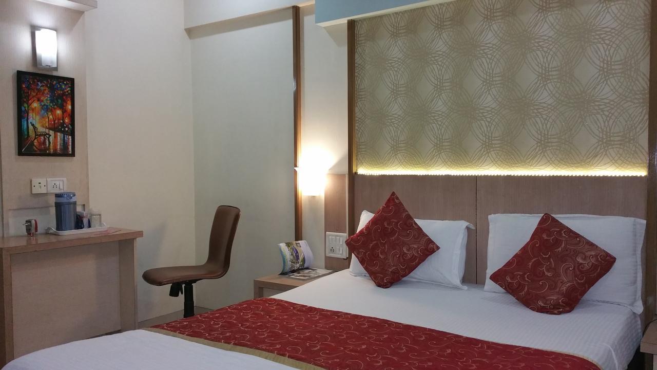 Hotel Panchratna Panvel Buitenkant foto