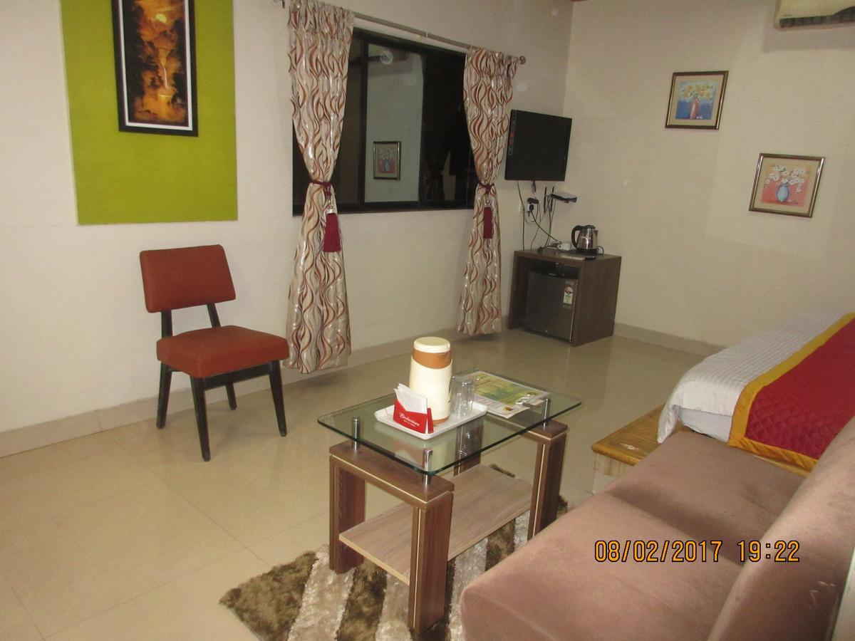 Hotel Panchratna Panvel Buitenkant foto