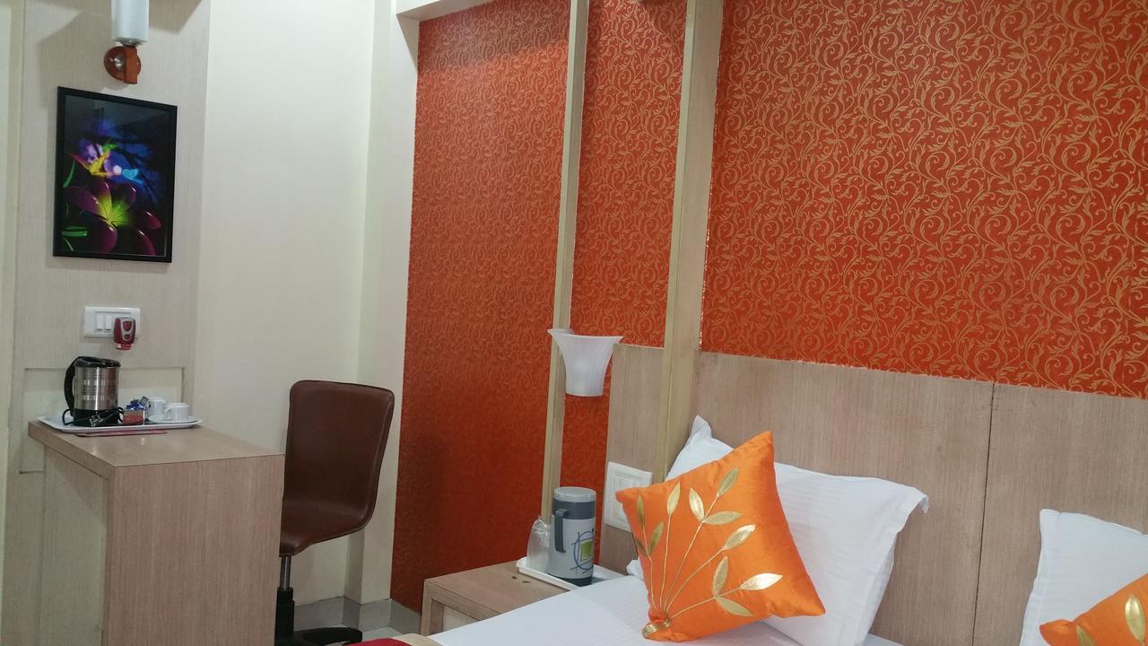 Hotel Panchratna Panvel Buitenkant foto