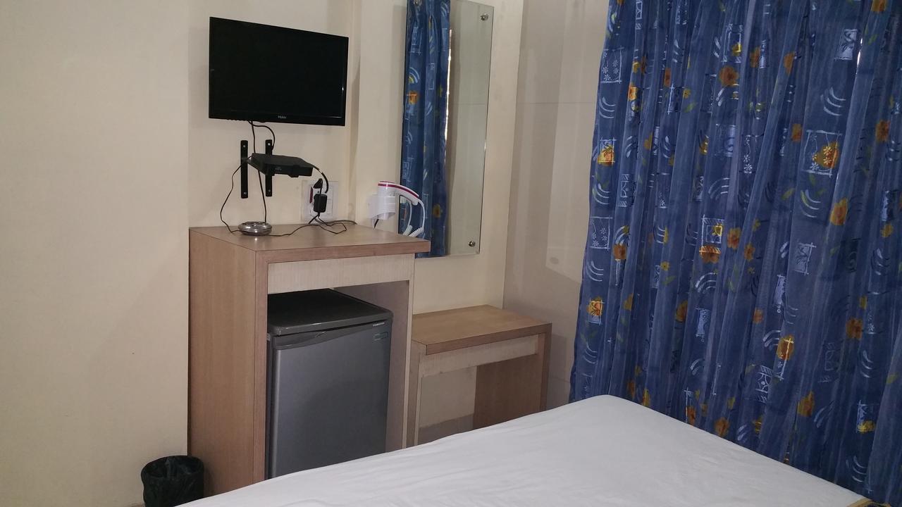 Hotel Panchratna Panvel Buitenkant foto